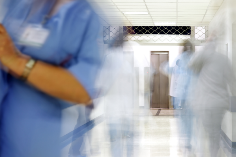 Verschwommenes_Krankenhauspersonal